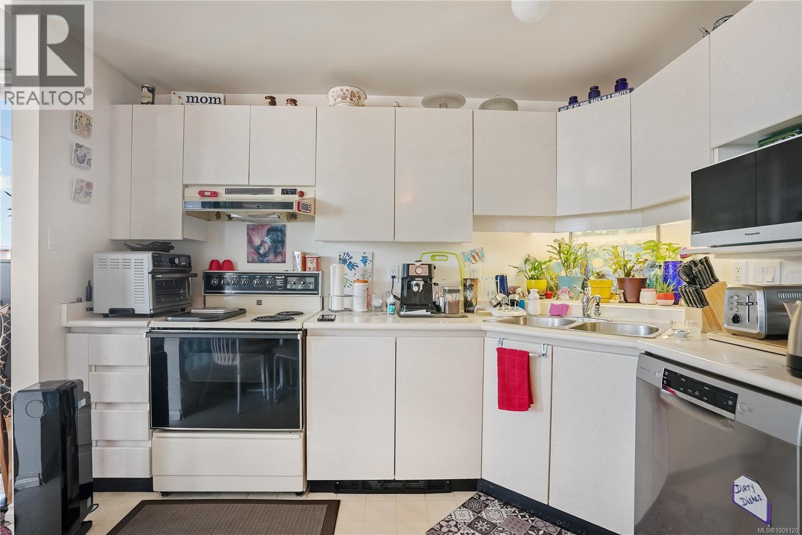 501 1015 Pandora Ave, Victoria, British Columbia  V8V 3P6 - Photo 6 - 1009120