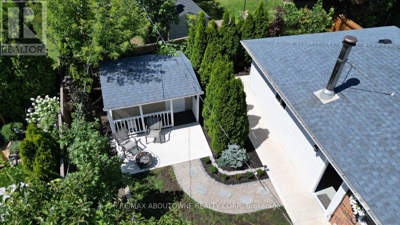 626 Cape Avenue, Burlington, Ontario  L7L 4M6 - Photo 32 - W12319724