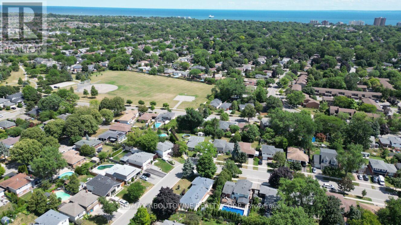 626 Cape Avenue, Burlington, Ontario  L7L 4M6 - Photo 42 - W12319724