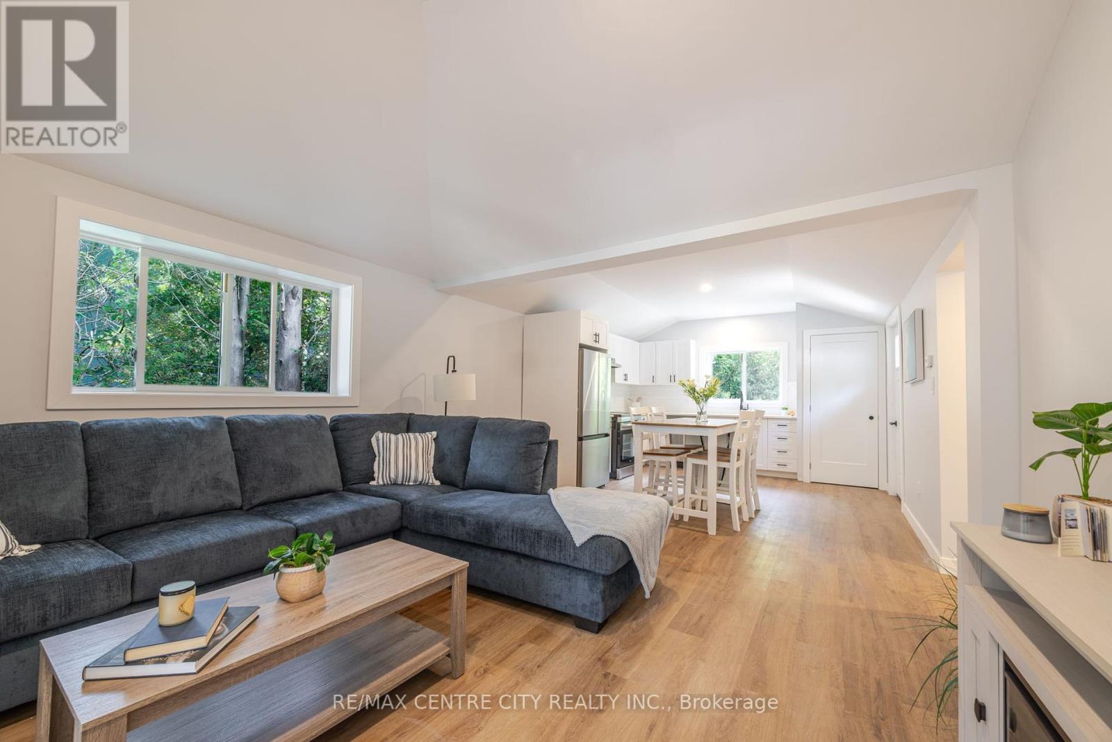 277 Charlotte Street, Central Elgin, Ontario  N5L 1A8 - Photo 11 - X12333496
