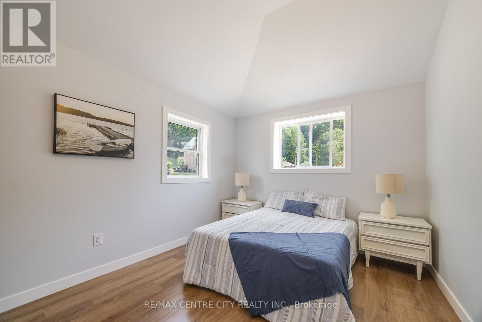 277 Charlotte Street, Central Elgin, Ontario  N5L 1A8 - Photo 12 - X12333496