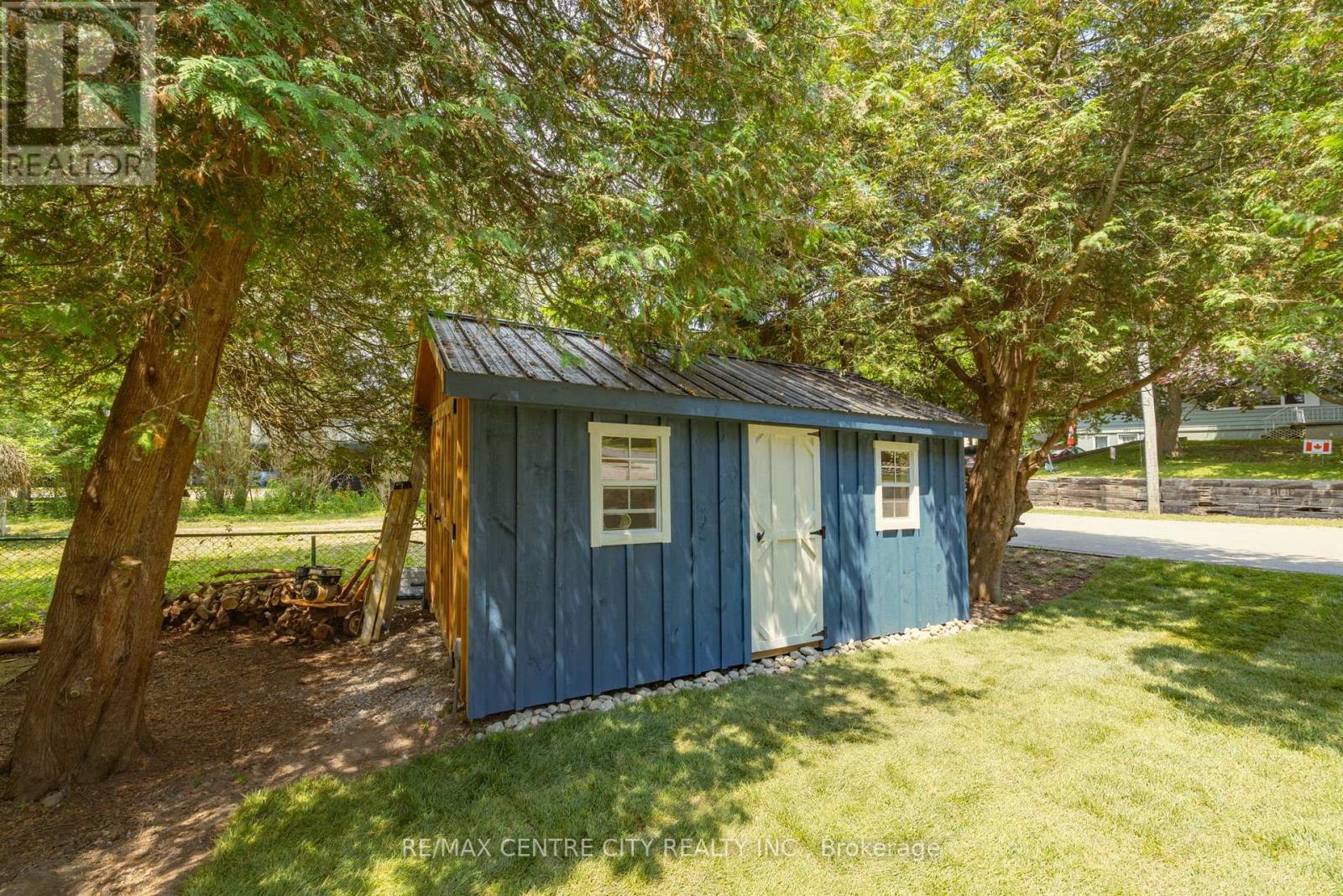 277 Charlotte Street, Central Elgin, Ontario  N5L 1A8 - Photo 17 - X12333496