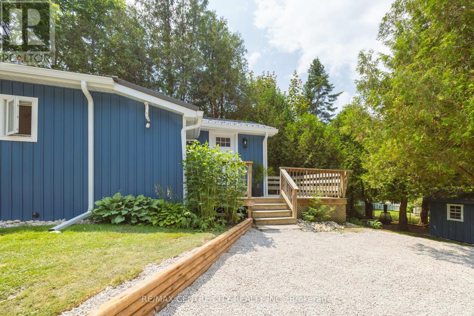 277 Charlotte Street, Central Elgin, Ontario  N5L 1A8 - Photo 21 - X12333496