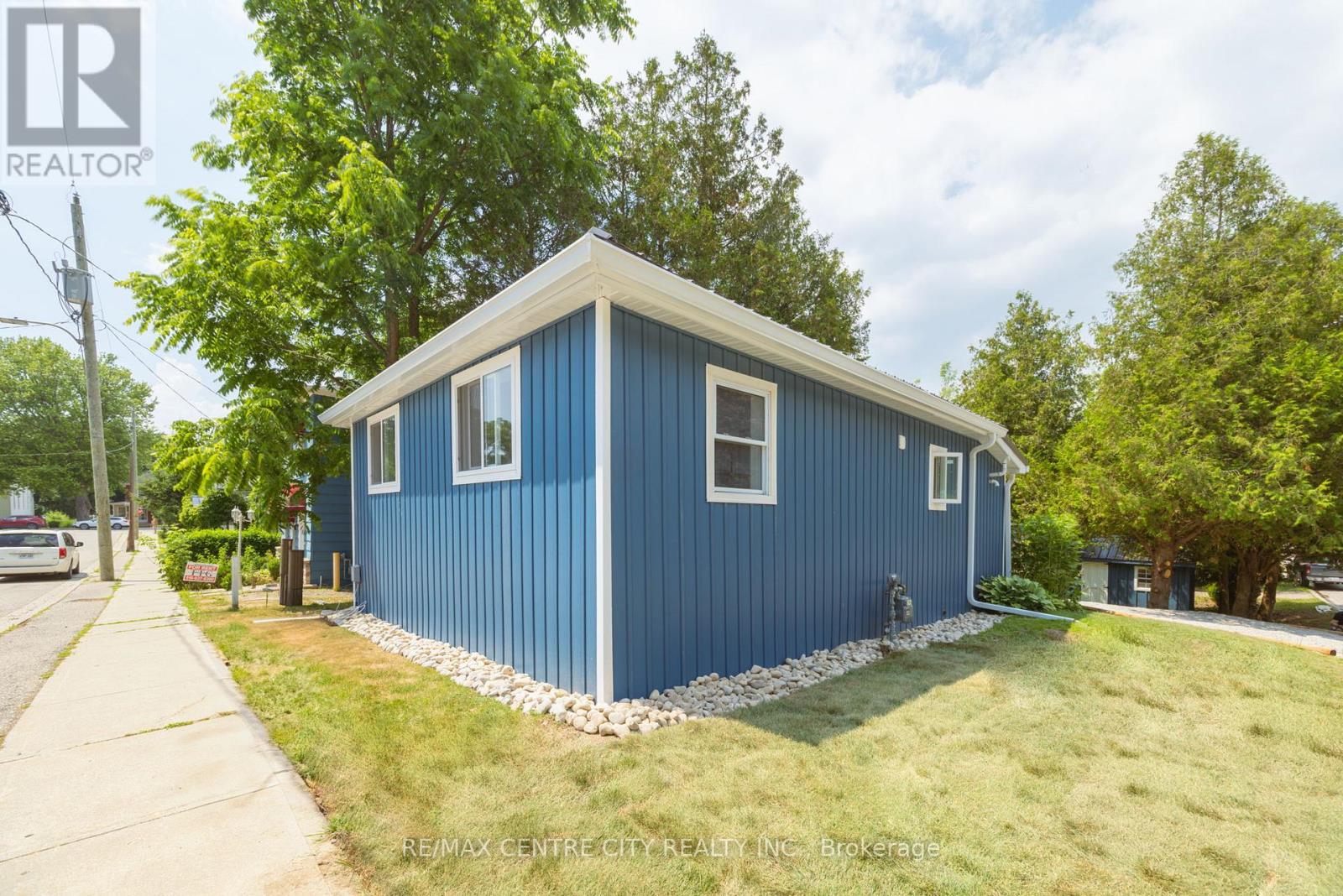 277 Charlotte Street, Central Elgin, Ontario  N5L 1A8 - Photo 24 - X12333496