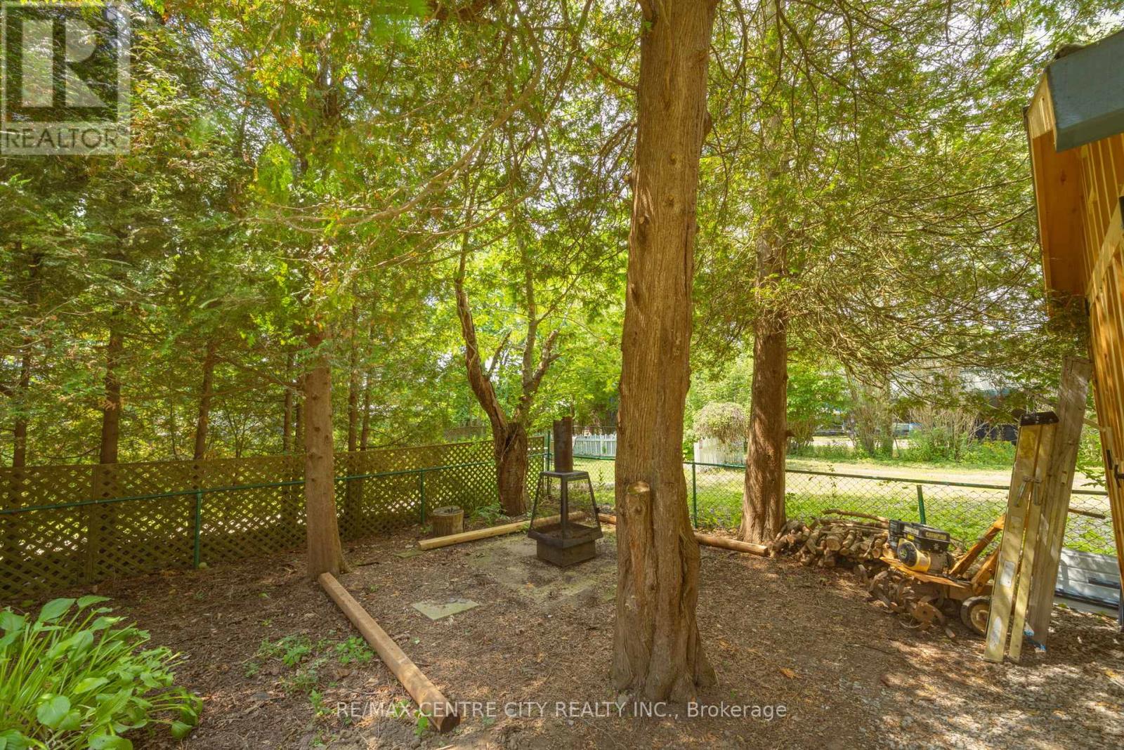 277 Charlotte Street, Central Elgin, Ontario  N5L 1A8 - Photo 25 - X12333496
