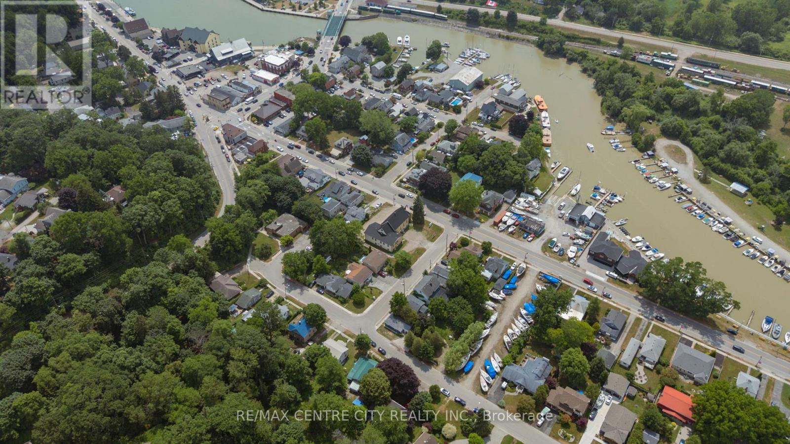 277 Charlotte Street, Central Elgin, Ontario  N5L 1A8 - Photo 30 - X12333496