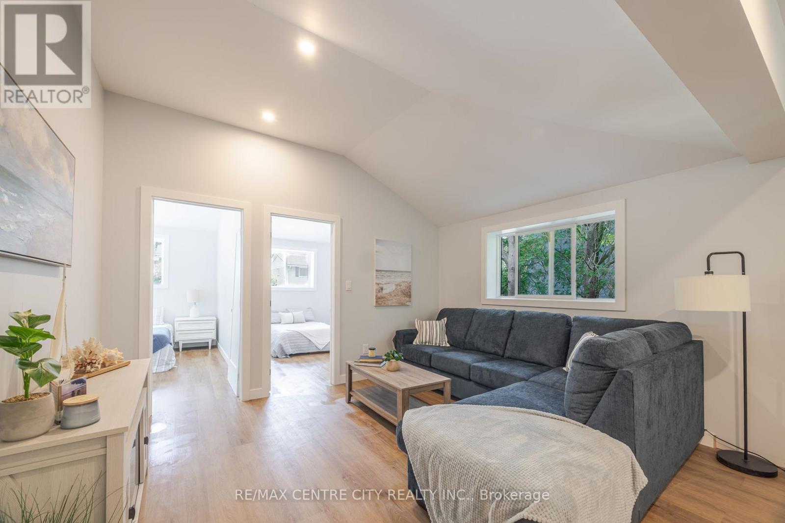 277 Charlotte Street, Central Elgin, Ontario  N5L 1A8 - Photo 7 - X12333496