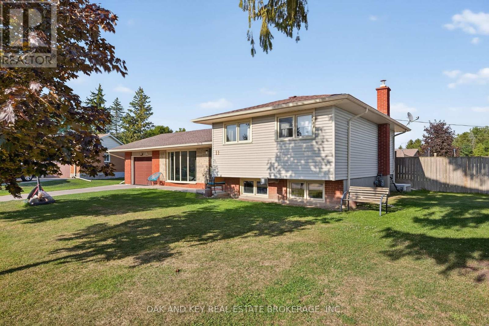 10103 Lynhurst Park Drive, Southwold, Ontario  N5P 2E5 - Photo 1 - X12333525