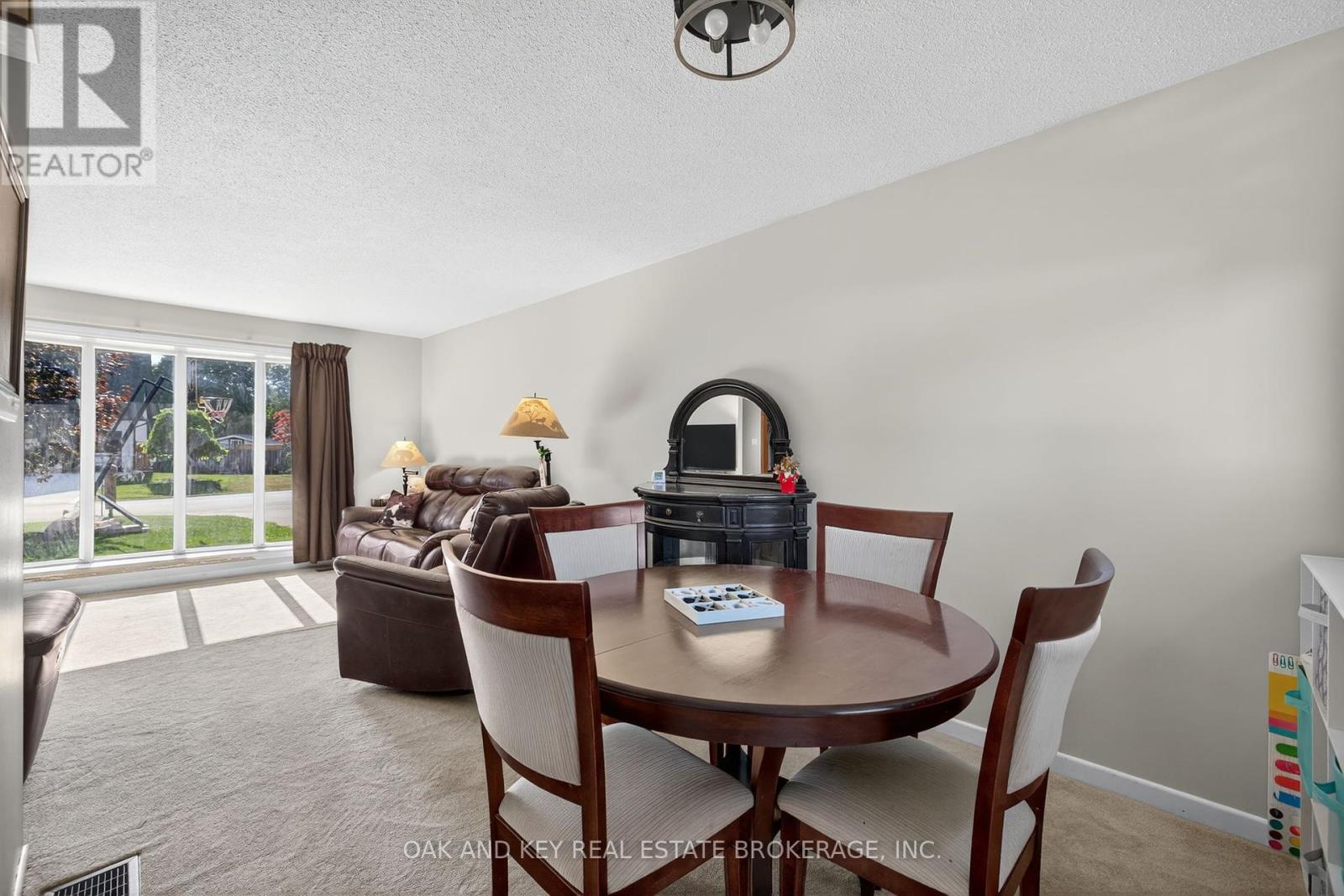 10103 Lynhurst Park Drive, Southwold, Ontario  N5P 2E5 - Photo 12 - X12333525