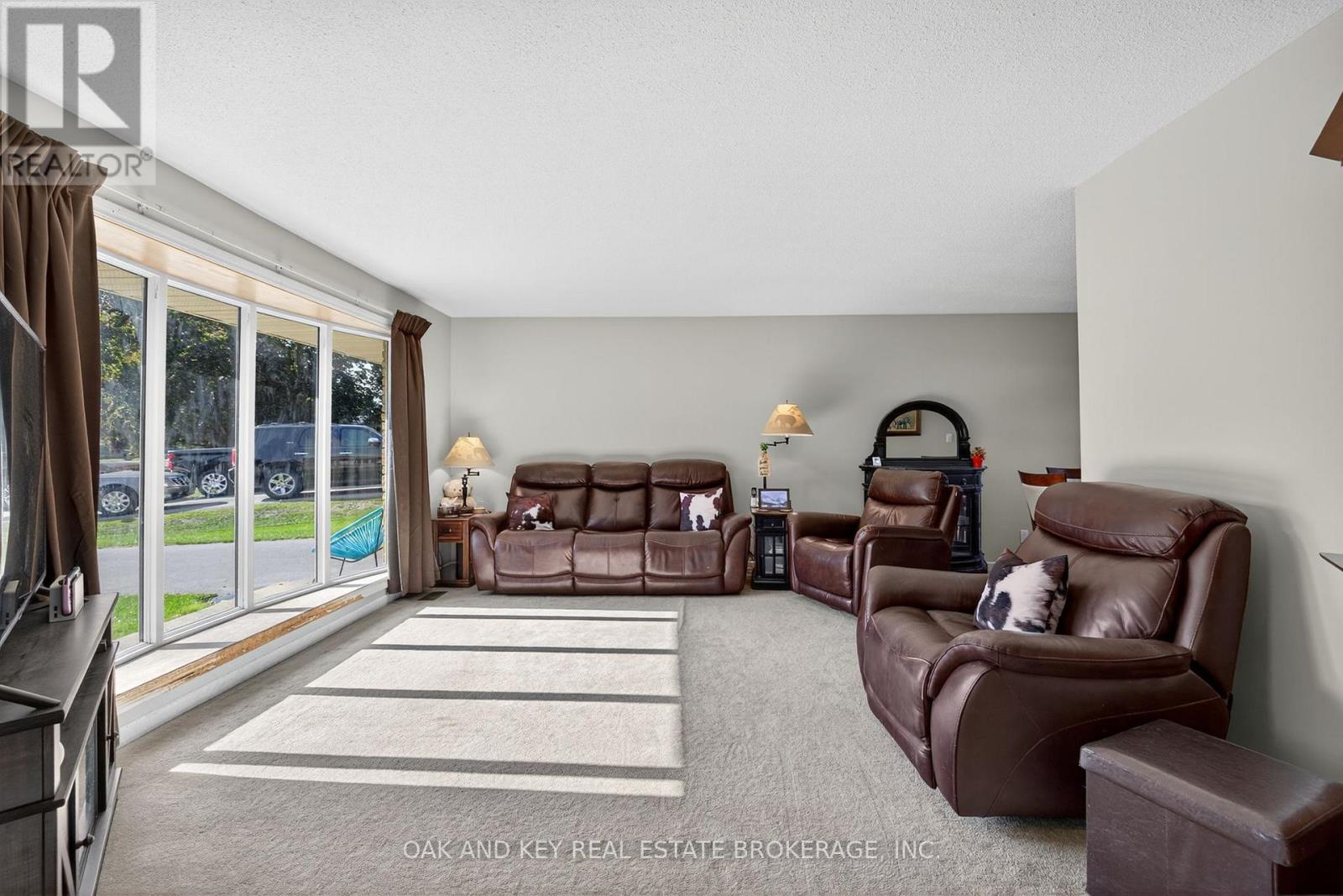 10103 Lynhurst Park Drive, Southwold, Ontario  N5P 2E5 - Photo 13 - X12333525