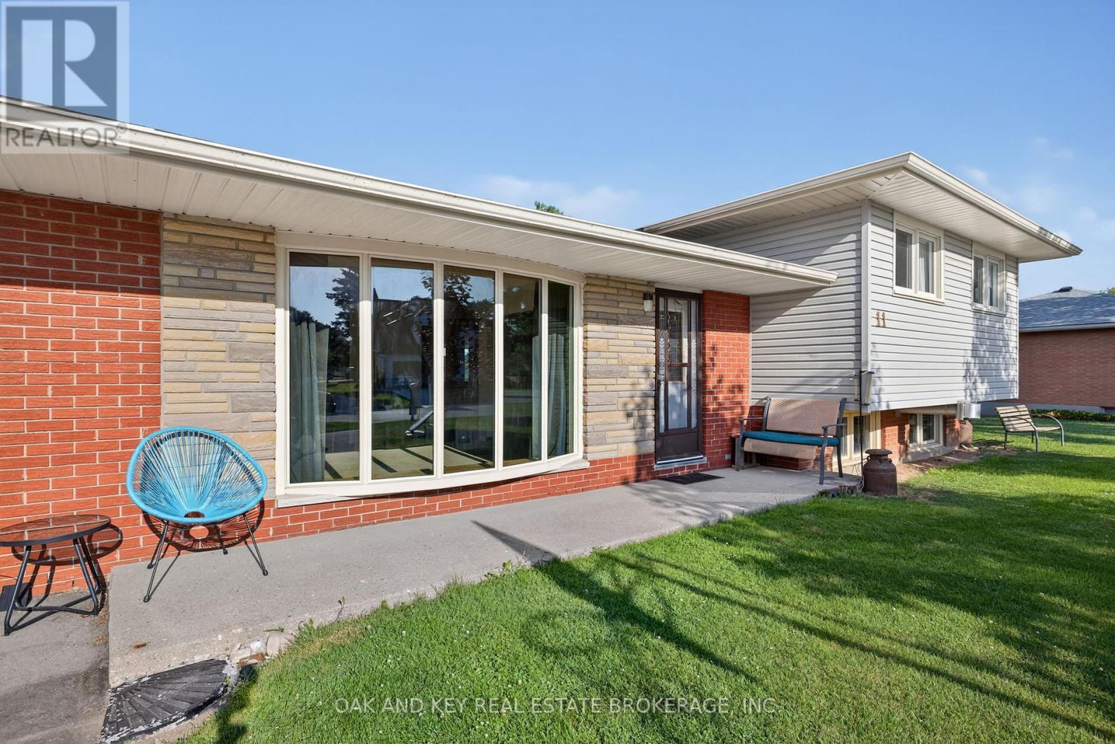 10103 Lynhurst Park Drive, Southwold, Ontario  N5P 2E5 - Photo 4 - X12333525