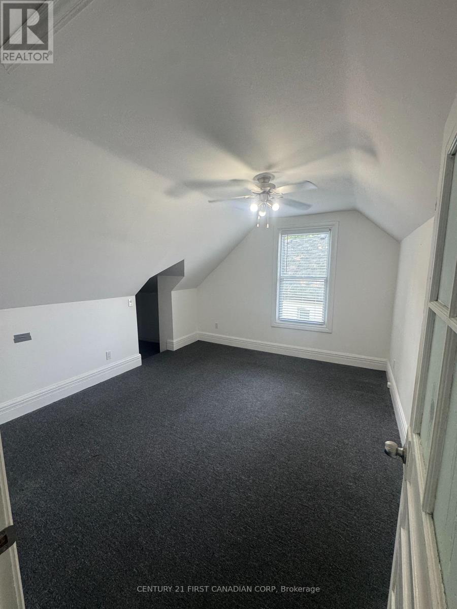 28 Oxford Street W, London North, Ontario  N6H 1R3 - Photo 12 - X12333635