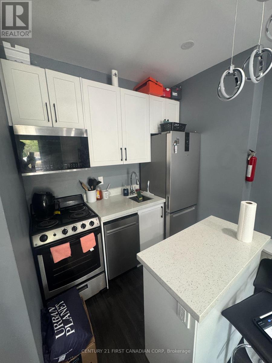 28 Oxford Street W, London North, Ontario  N6H 1R3 - Photo 15 - X12333635