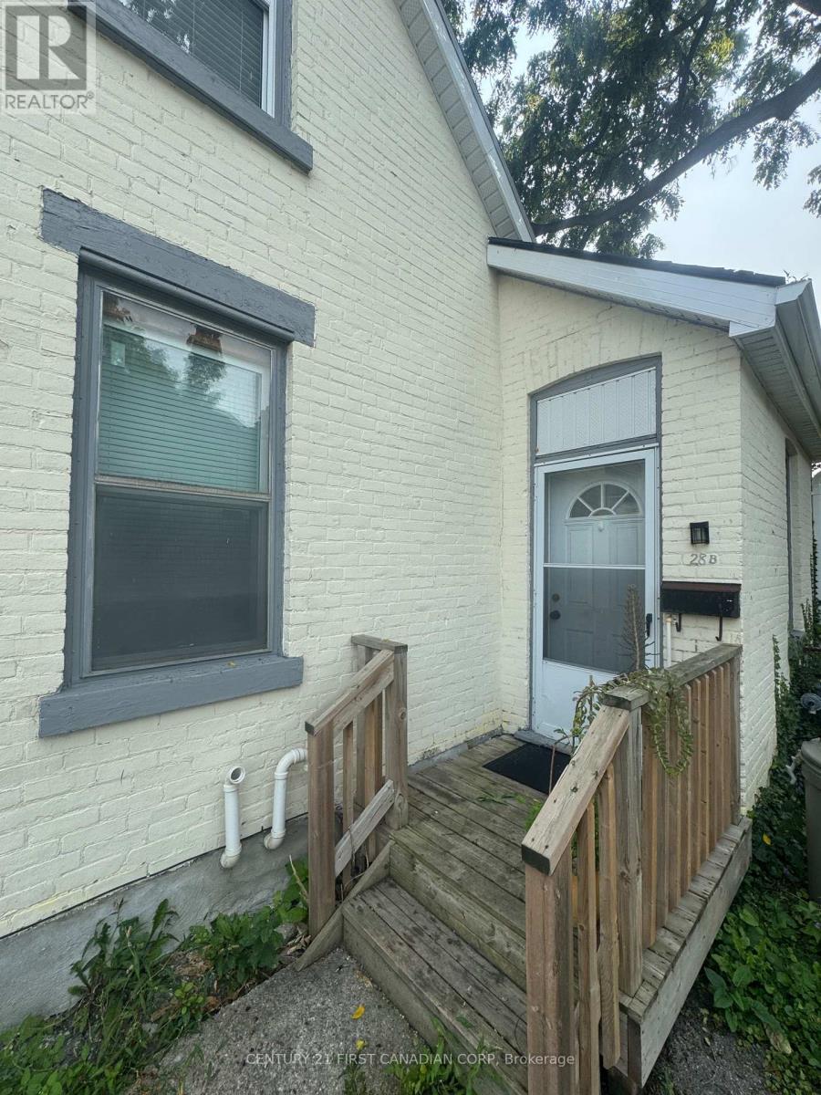28 Oxford Street W, London North, Ontario  N6H 1R3 - Photo 3 - X12333635