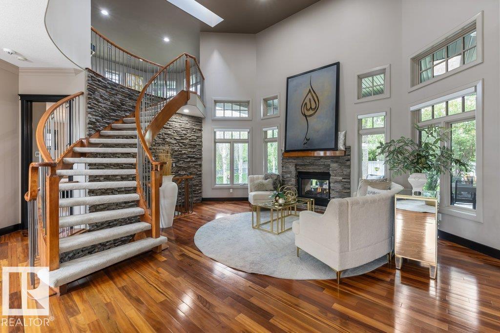Property at 34 KINGSFORD CR image 5
