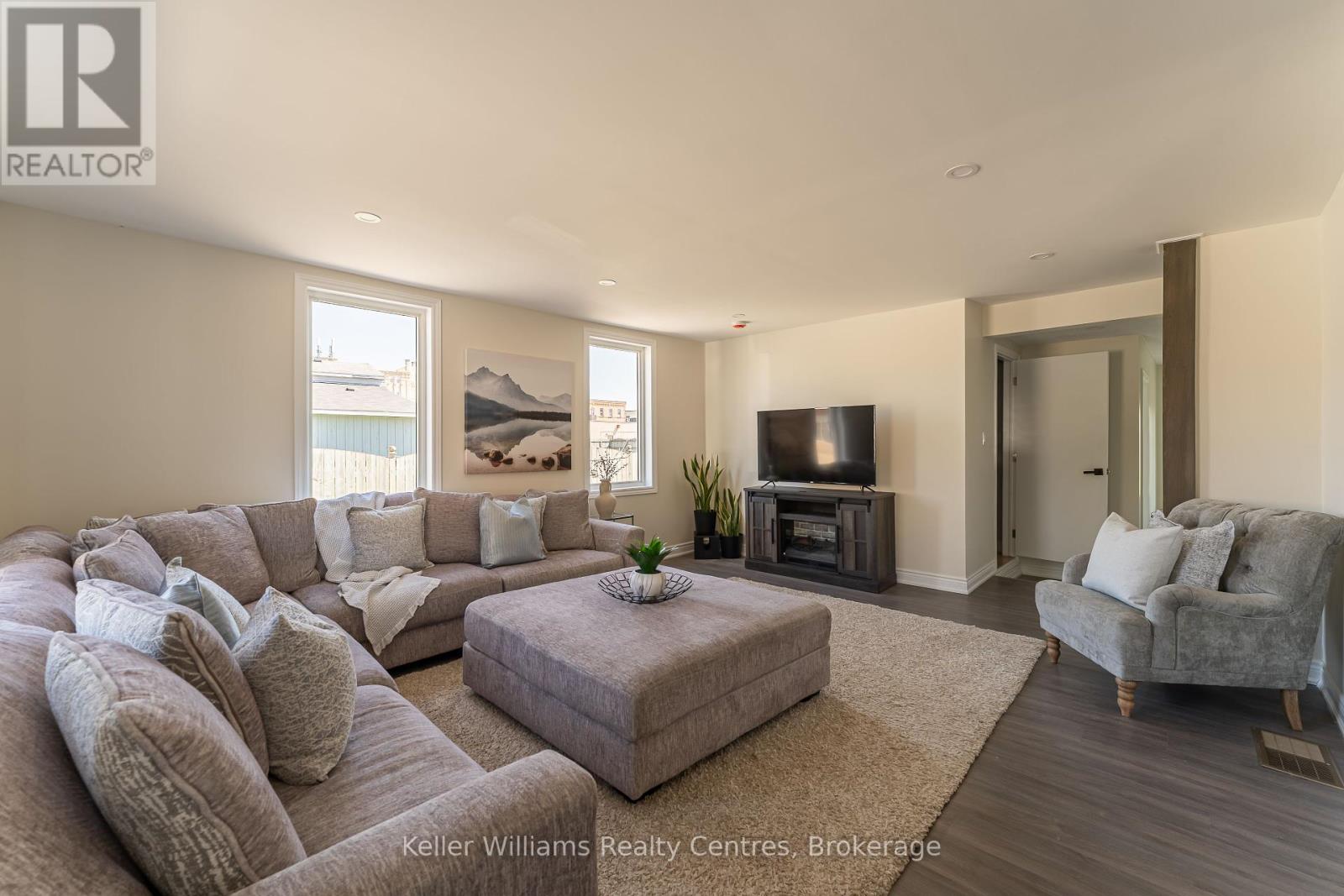 578 Green Street, Saugeen Shores, Ontario  N0H 2C0 - Photo 5 - X12244952