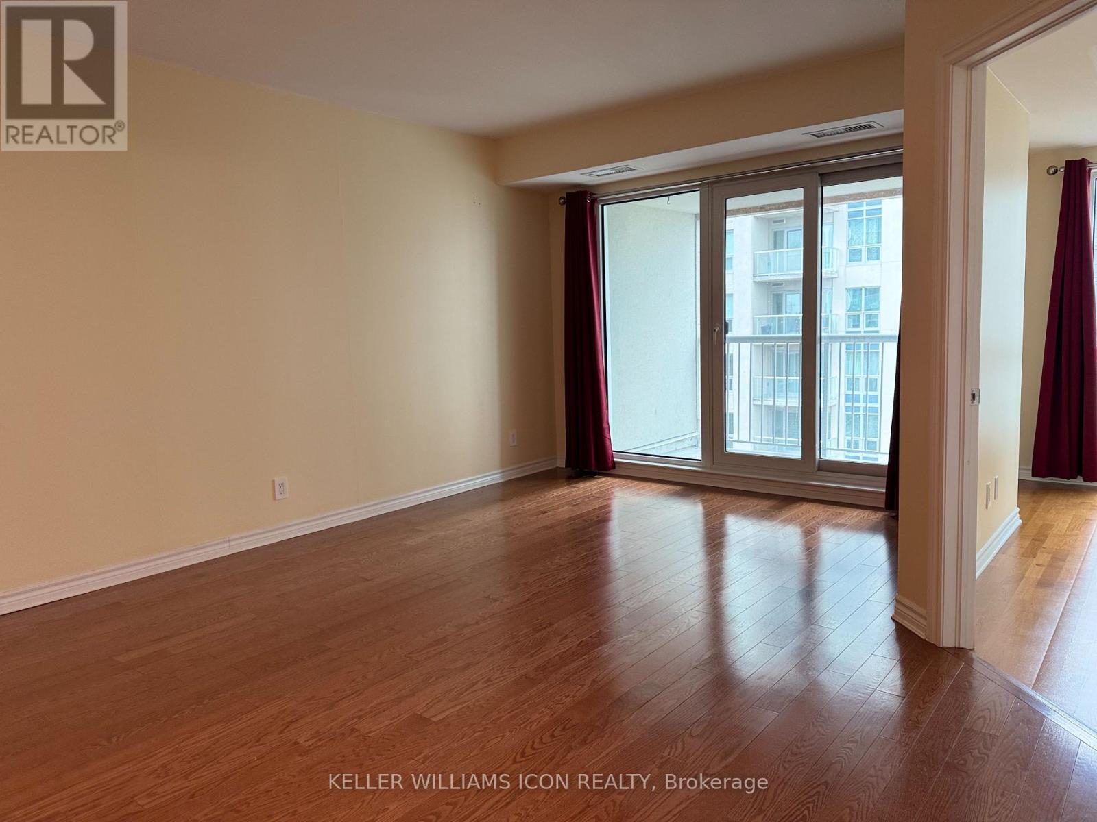 1306 - 234 Rideau Street, Ottawa, Ontario  K1N 0A9 - Photo 10 - X12333511
