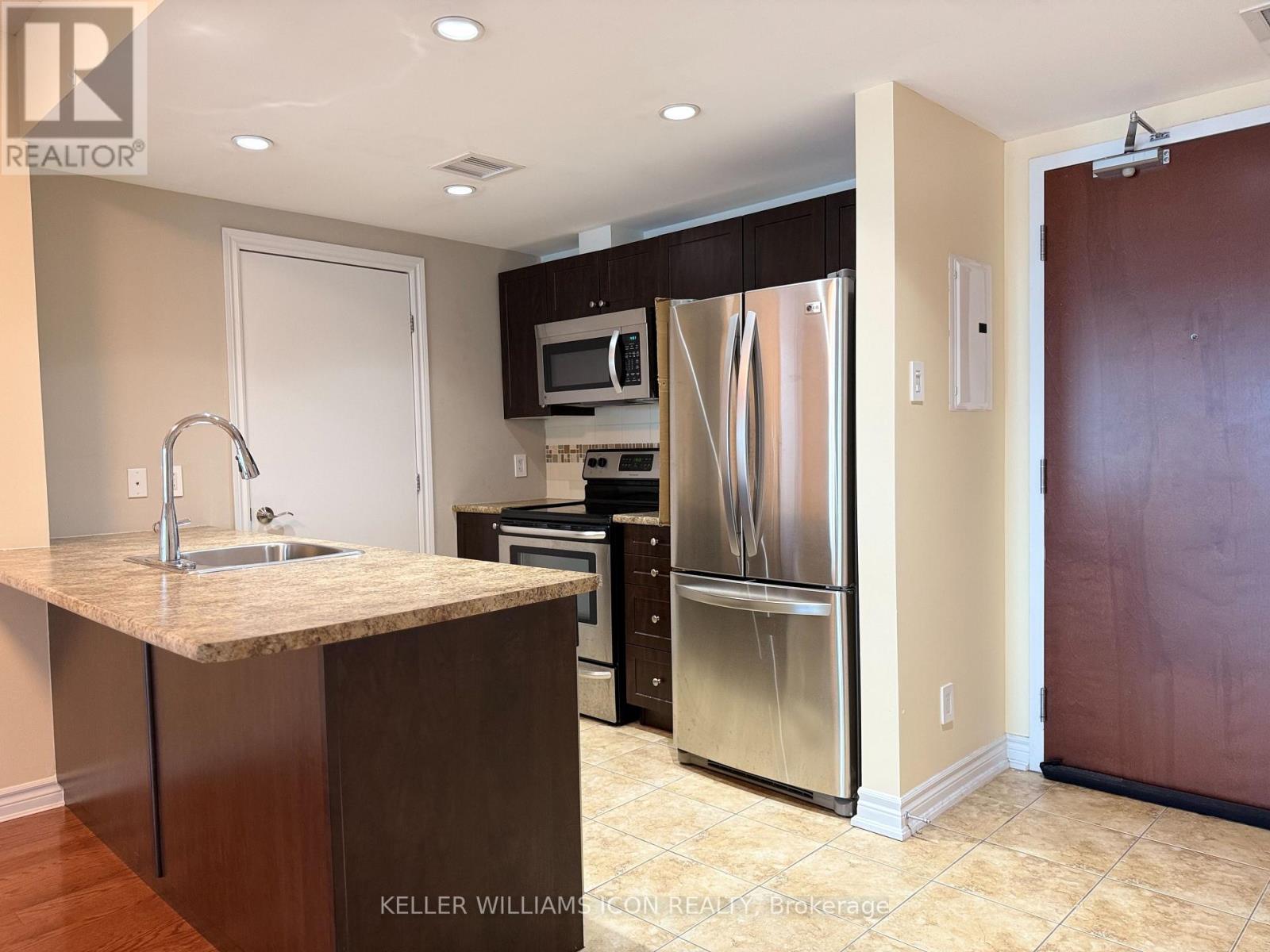 1306 - 234 Rideau Street, Ottawa, Ontario  K1N 0A9 - Photo 11 - X12333511