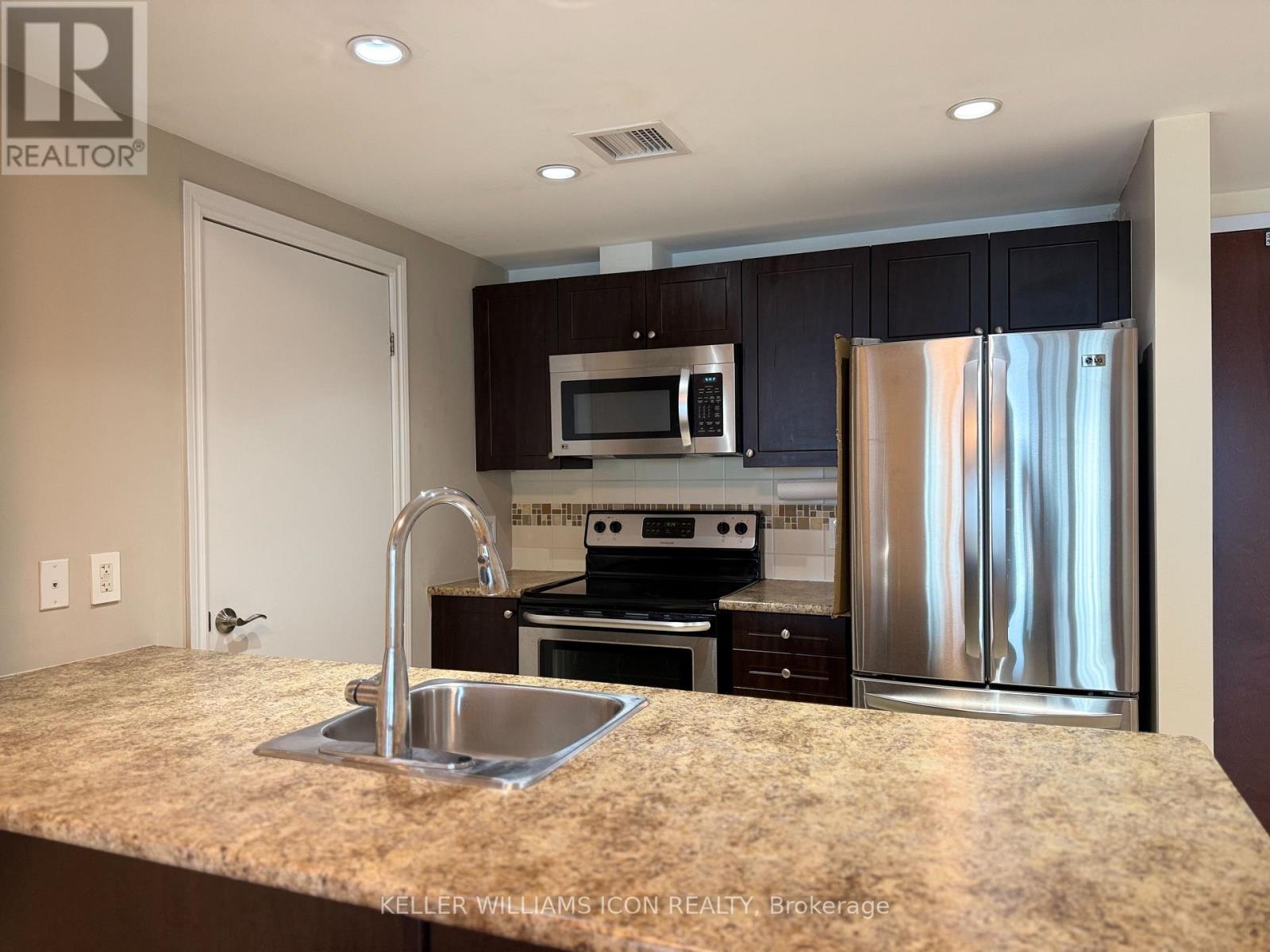 1306 - 234 Rideau Street, Ottawa, Ontario  K1N 0A9 - Photo 12 - X12333511