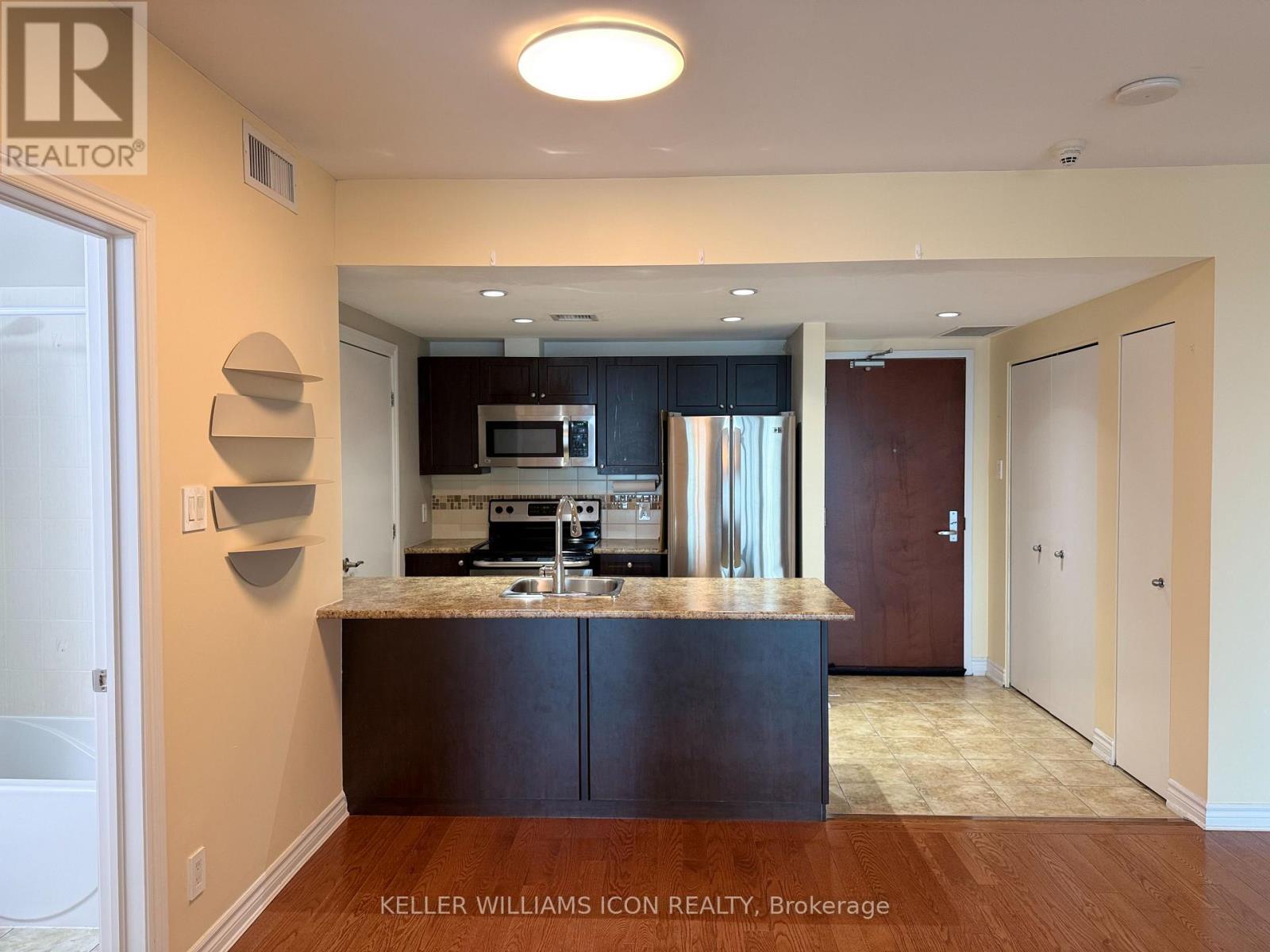 1306 - 234 Rideau Street, Ottawa, Ontario  K1N 0A9 - Photo 14 - X12333511
