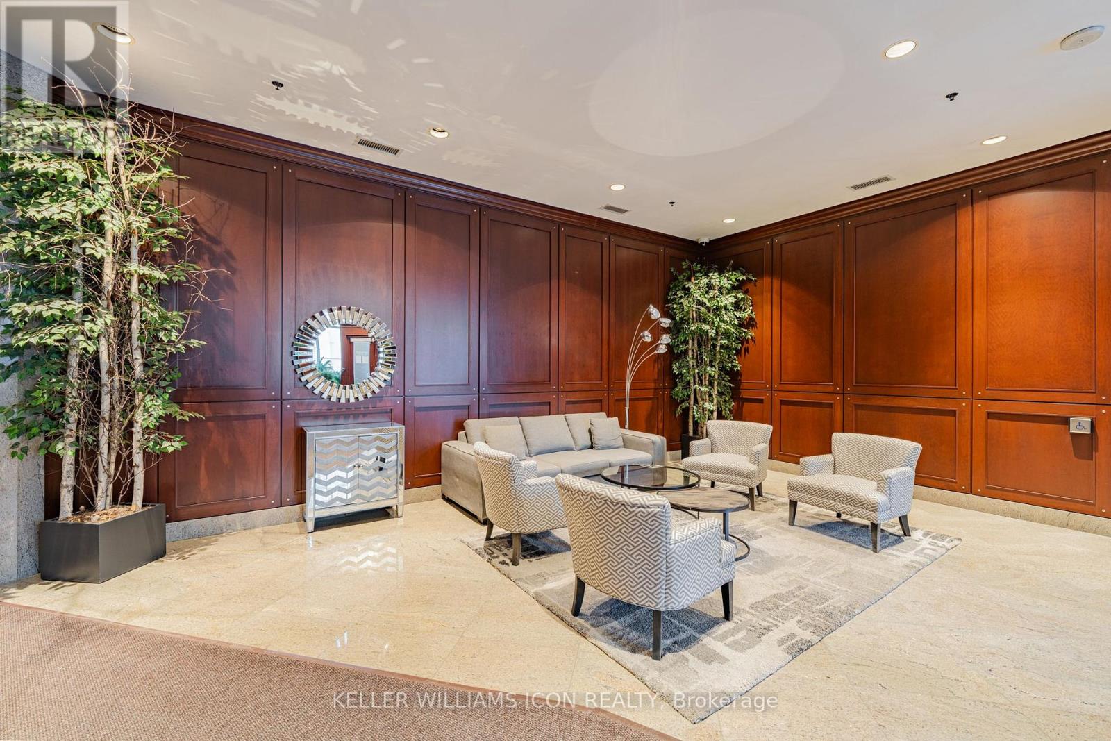 1306 - 234 Rideau Street, Ottawa, Ontario  K1N 0A9 - Photo 4 - X12333511