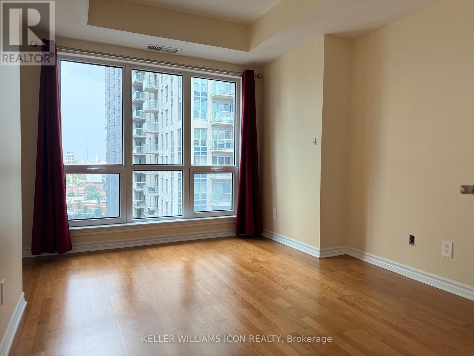 1306 - 234 Rideau Street, Ottawa, Ontario  K1N 0A9 - Photo 7 - X12333511