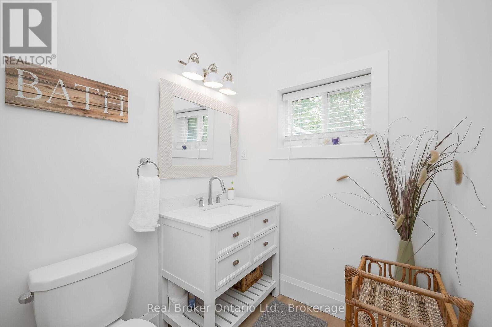 2525 Vimy Road, Port Colborne, Ontario  L3K 5V3 - Photo 12 - X12333498