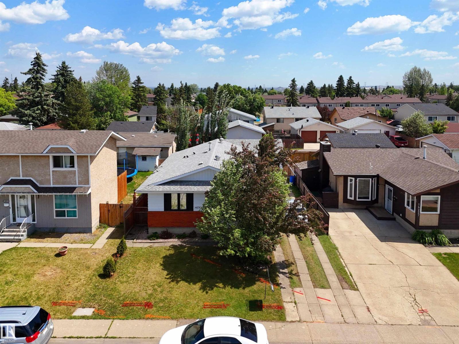 14231 24 St Nw, Edmonton, Alberta  T5Y 1G2 - Photo 2 - E4440329