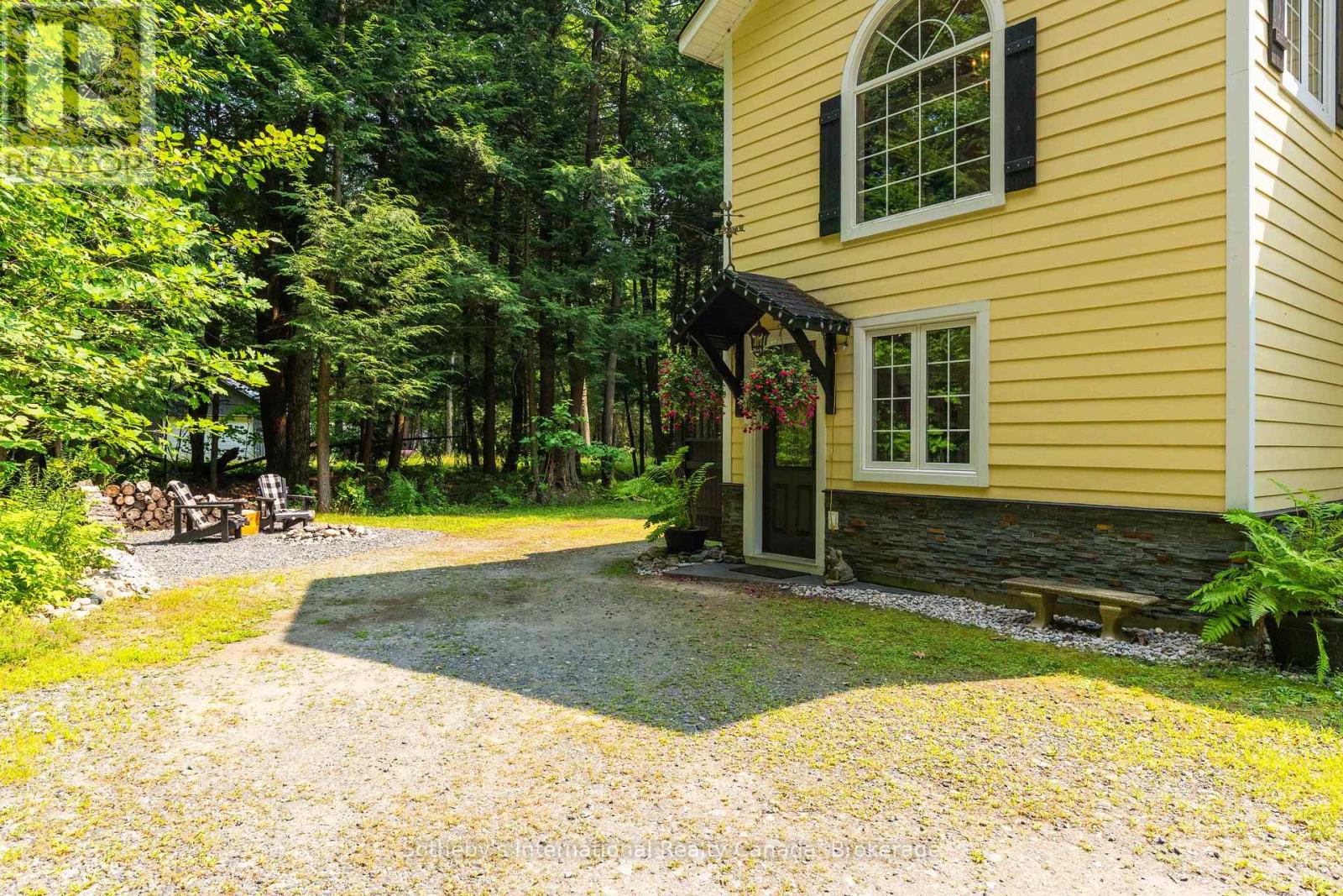 1394 Golden Beach Road, Bracebridge, Ontario  P1L 1W8 - Photo 12 - X12333500