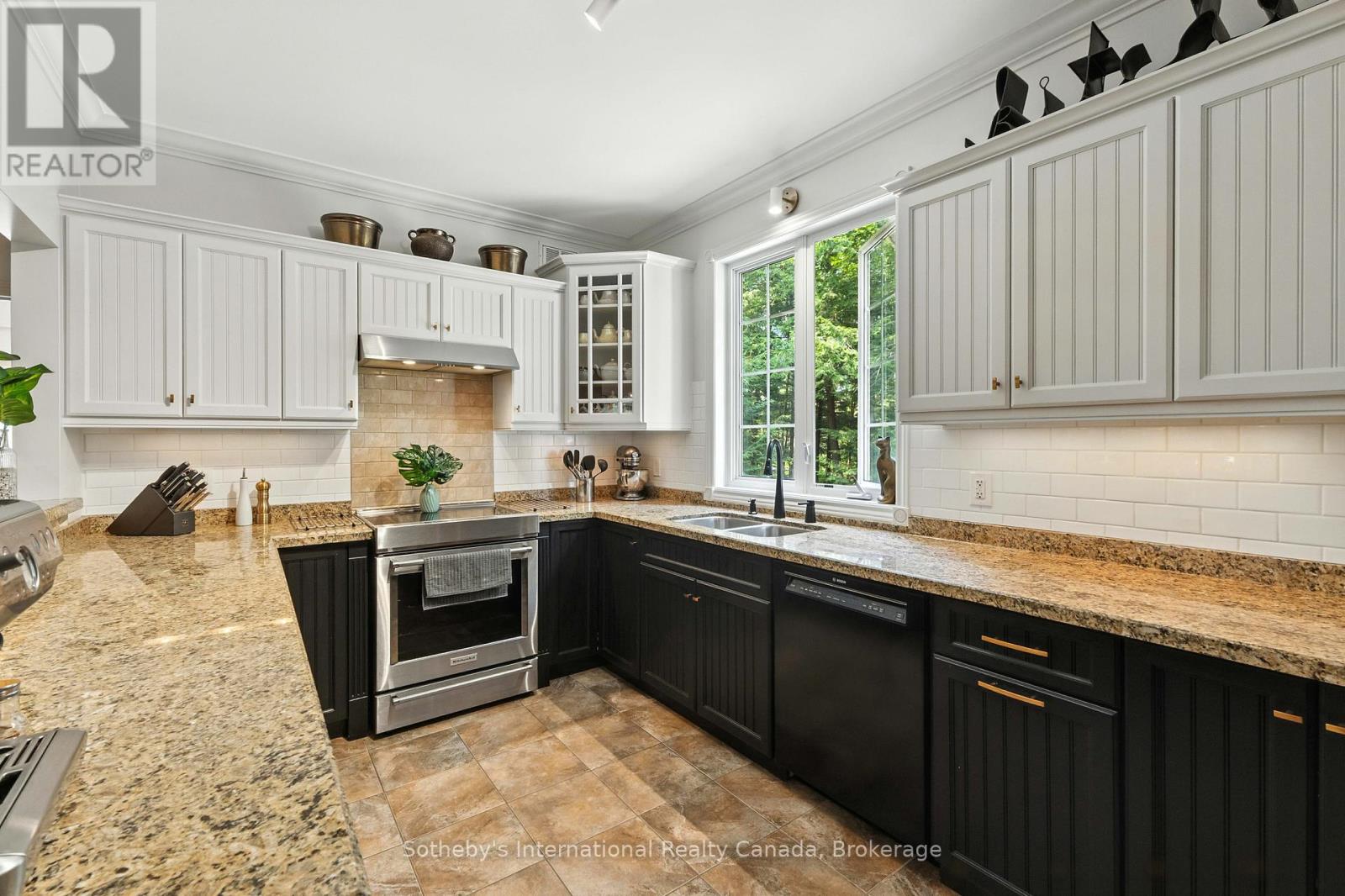 1394 Golden Beach Road, Bracebridge, Ontario  P1L 1W8 - Photo 27 - X12333500