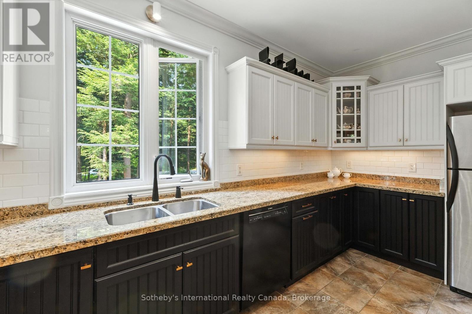 1394 Golden Beach Road, Bracebridge, Ontario  P1L 1W8 - Photo 29 - X12333500