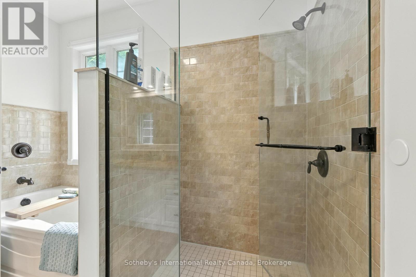 1394 Golden Beach Road, Bracebridge, Ontario  P1L 1W8 - Photo 40 - X12333500