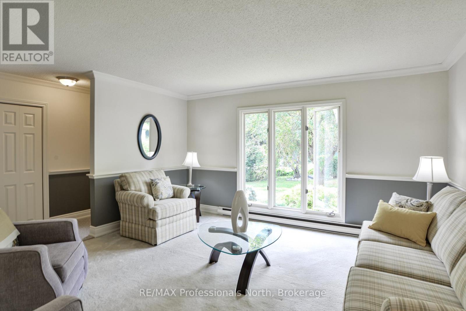 Property at 33 WOODCHESTER AVENUE image 3