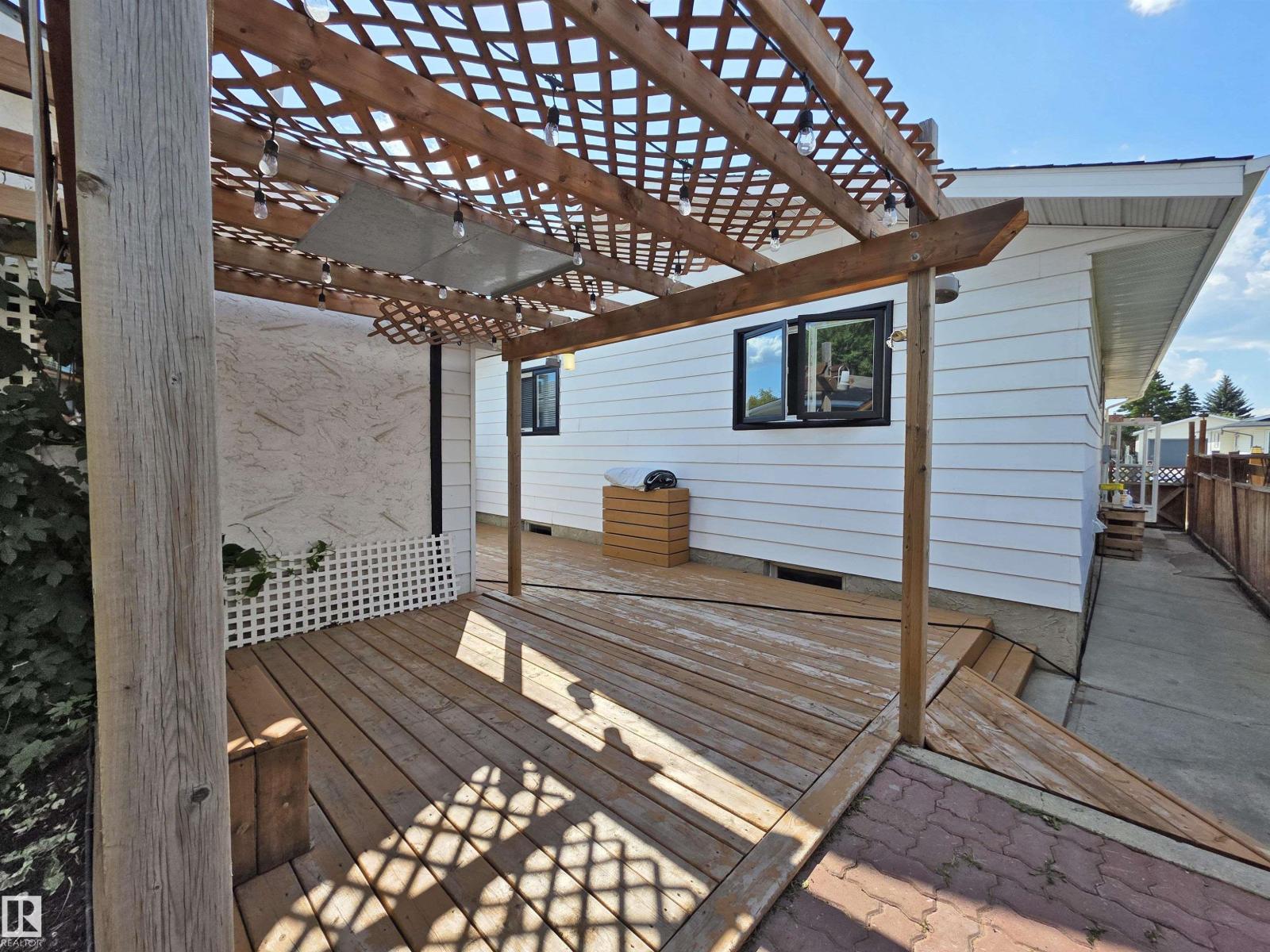 14231 24 St Nw, Edmonton, Alberta  T5Y 1G2 - Photo 3 - E4440329