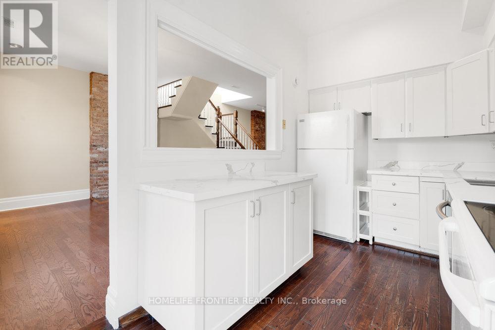 Apt 3 - 17 Teddington Park Avenue W, Toronto, Ontario  M4N 2C4 - Photo 5 - C12331892