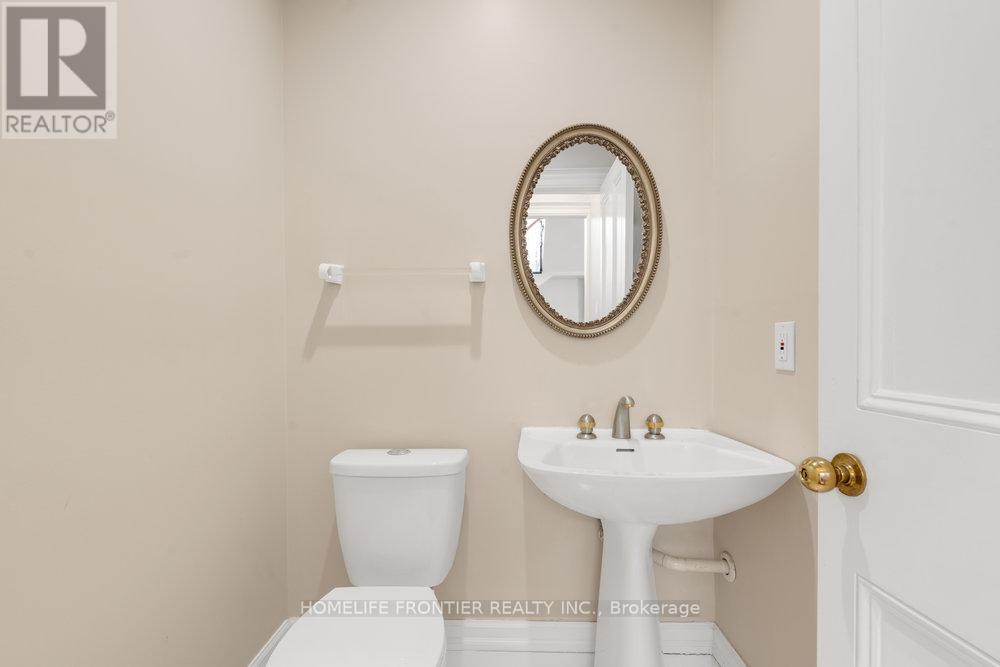 Apt 3 - 17 Teddington Park Avenue W, Toronto, Ontario  M4N 2C4 - Photo 8 - C12331892
