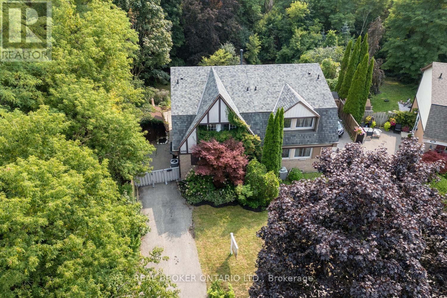 Property at 400 WICKHAM COURT image 2