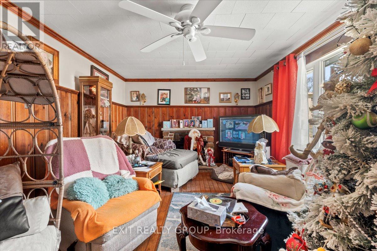 100 Film Street, Quinte West, Ontario  K8V 5K2 - Photo 3 - X12333247