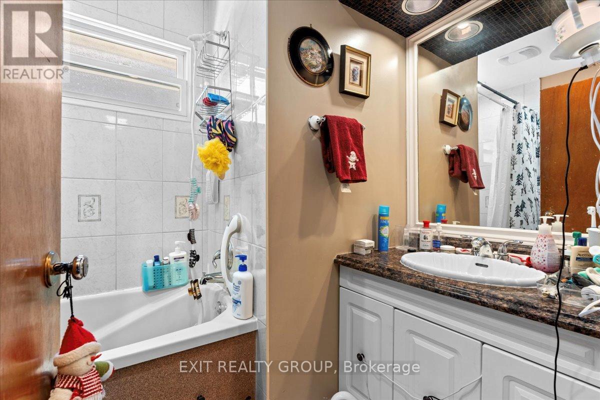 100 Film Street, Quinte West, Ontario  K8V 5K2 - Photo 5 - X12333247