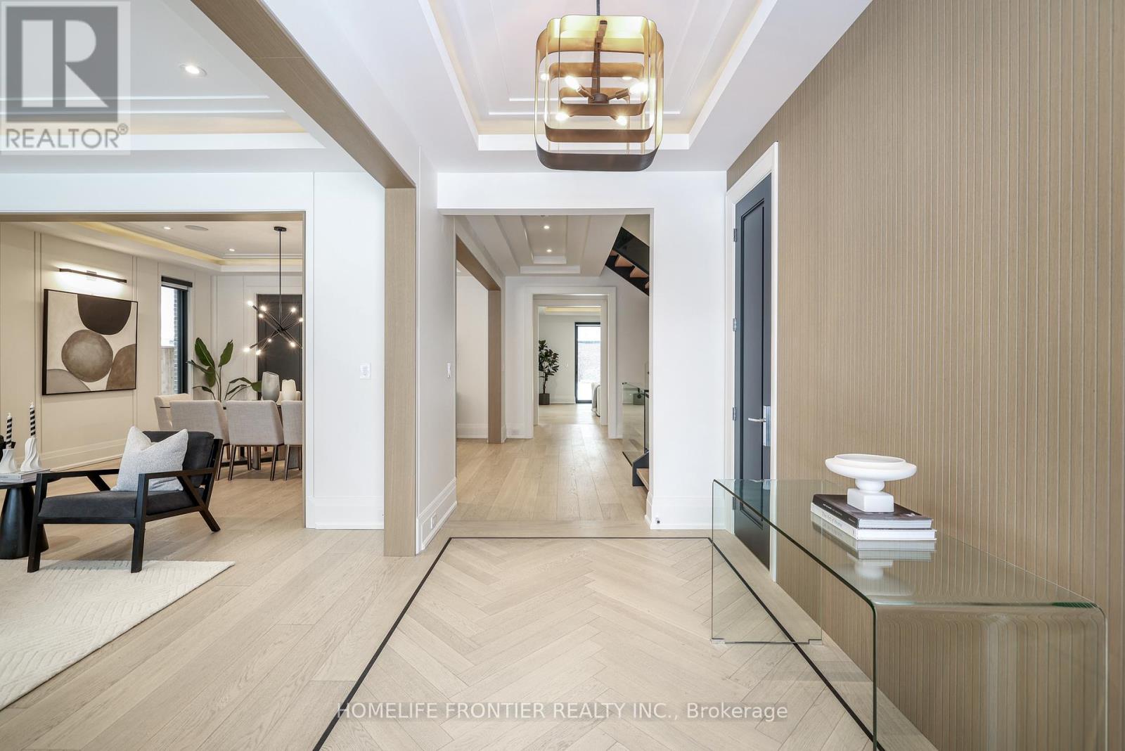 Property at 44 ALEXANDRA BOULEVARD image 3