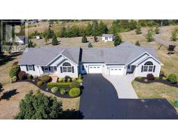 372 MacQuarrie Road