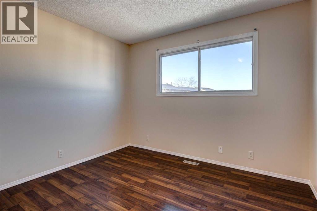27 Castleridge Road Ne, Calgary, Alberta  T3J 1N8 - Photo 22 - A2246914