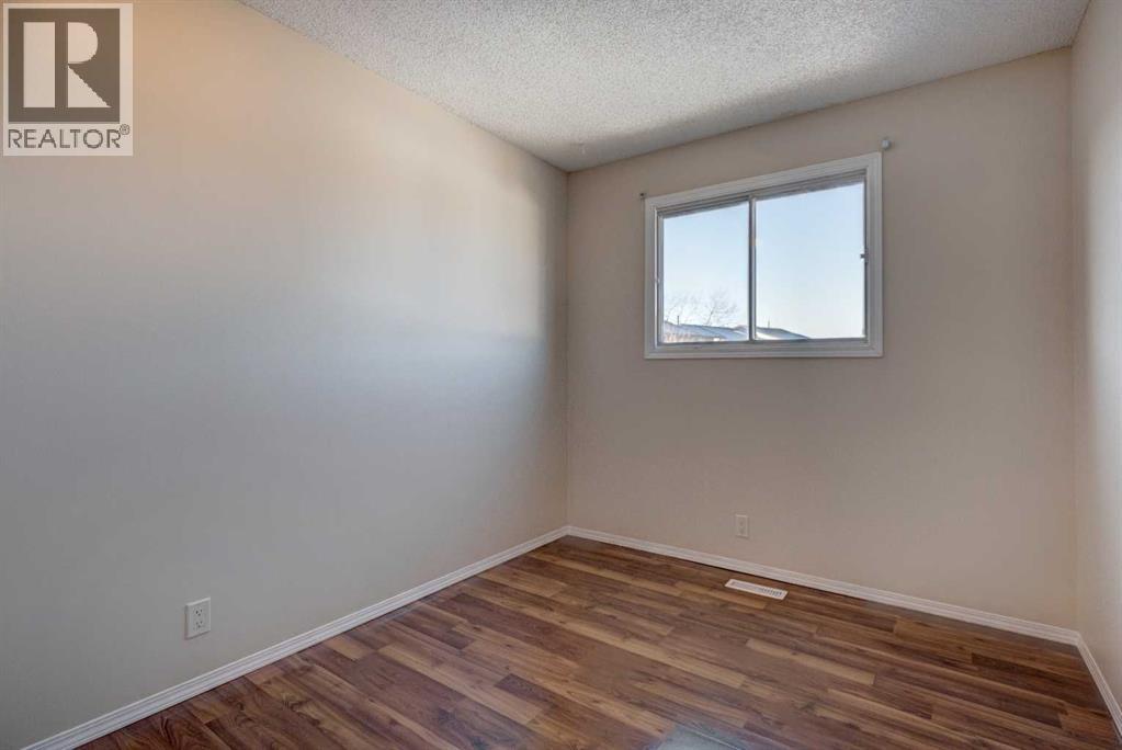 27 Castleridge Road Ne, Calgary, Alberta  T3J 1N8 - Photo 26 - A2246914