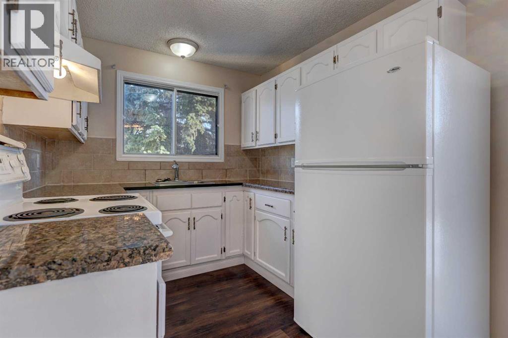 27 Castleridge Road Ne, Calgary, Alberta  T3J 1N8 - Photo 15 - A2246914