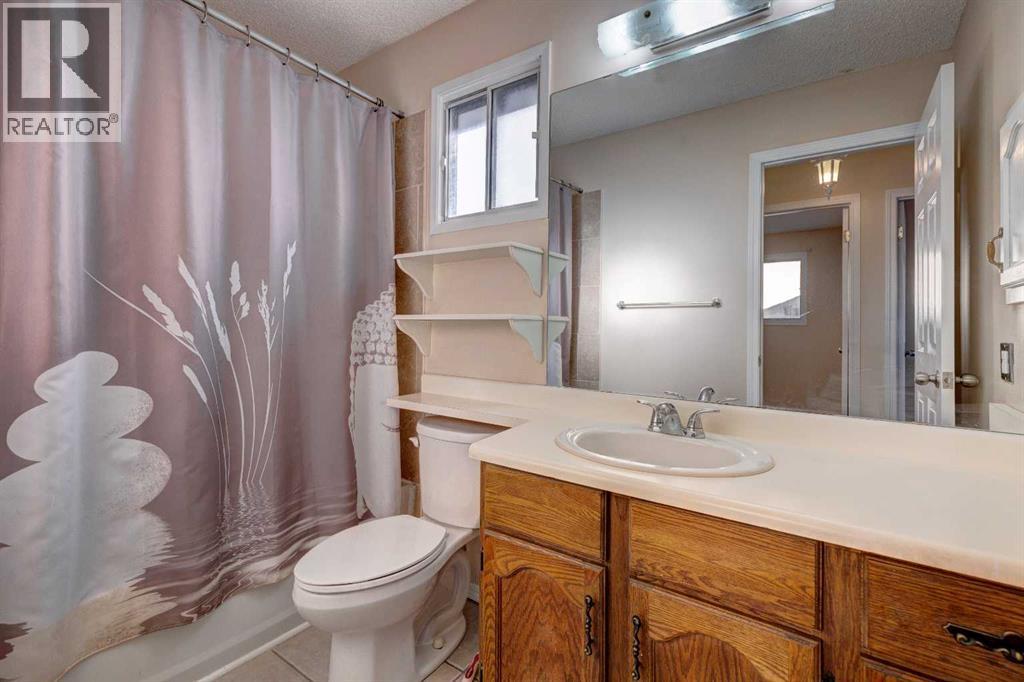 27 Castleridge Road Ne, Calgary, Alberta  T3J 1N8 - Photo 24 - A2246914