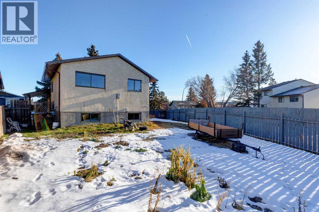 27 Castleridge Road Ne, Calgary, Alberta  T3J 1N8 - Photo 39 - A2246914