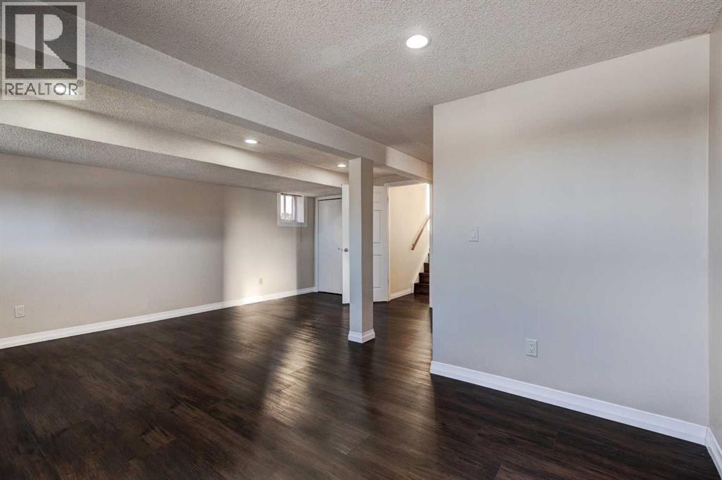 27 Castleridge Road Ne, Calgary, Alberta  T3J 1N8 - Photo 31 - A2246914