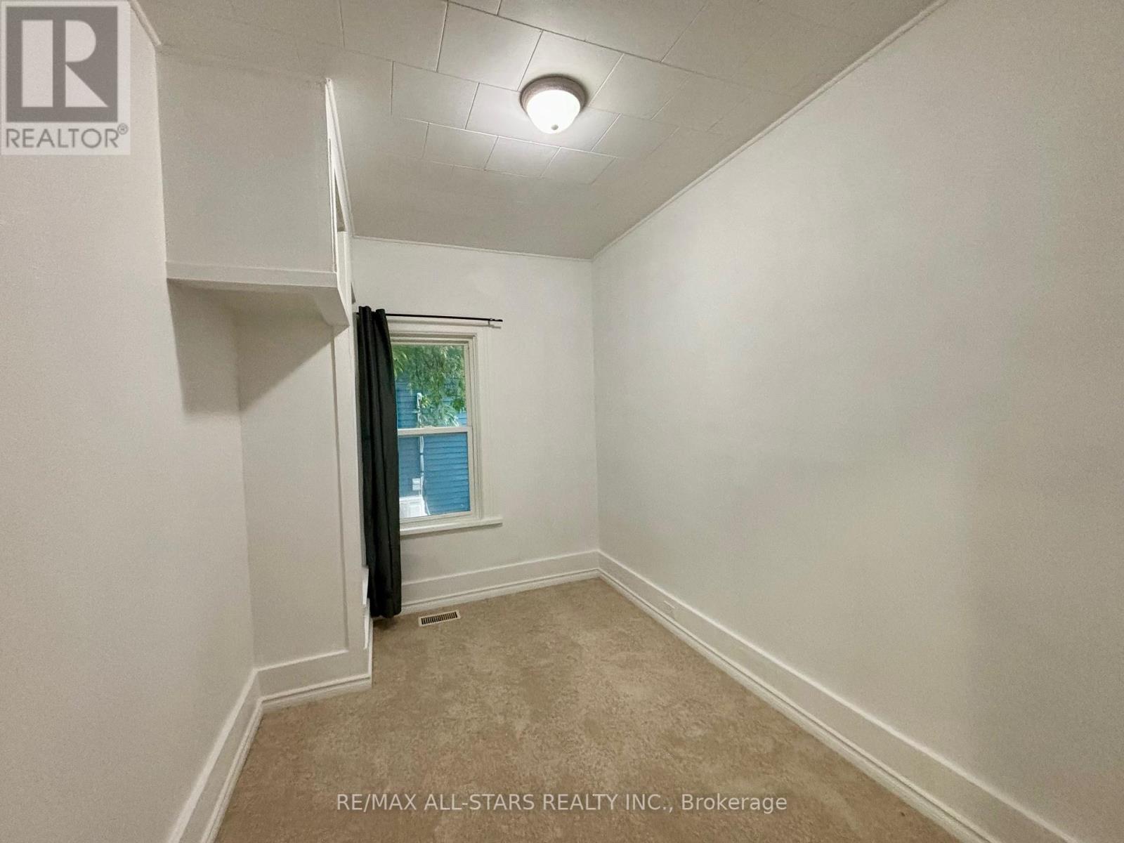 81 Durham Street W, Kawartha Lakes (Lindsay), Ontario  K9V 2P8 - Photo 13 - X12333304