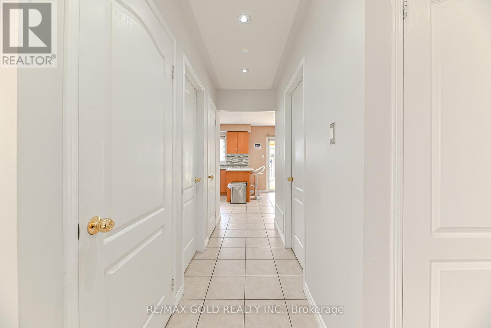 63 Hiberton Crescent, Brampton, Ontario  L7A 3C9 - Photo 20 - W12333476