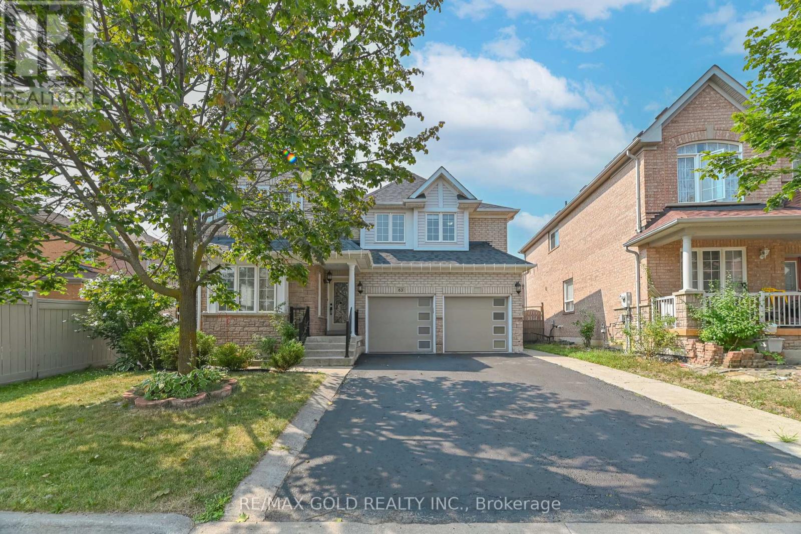 63 Hiberton Crescent, Brampton, Ontario  L7A 3C9 - Photo 4 - W12333476